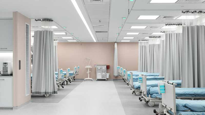 نورپردازی مدرن بیمارستان با استفاده از چراغ خطی